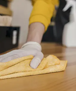 Hochwertige Bodenpflege